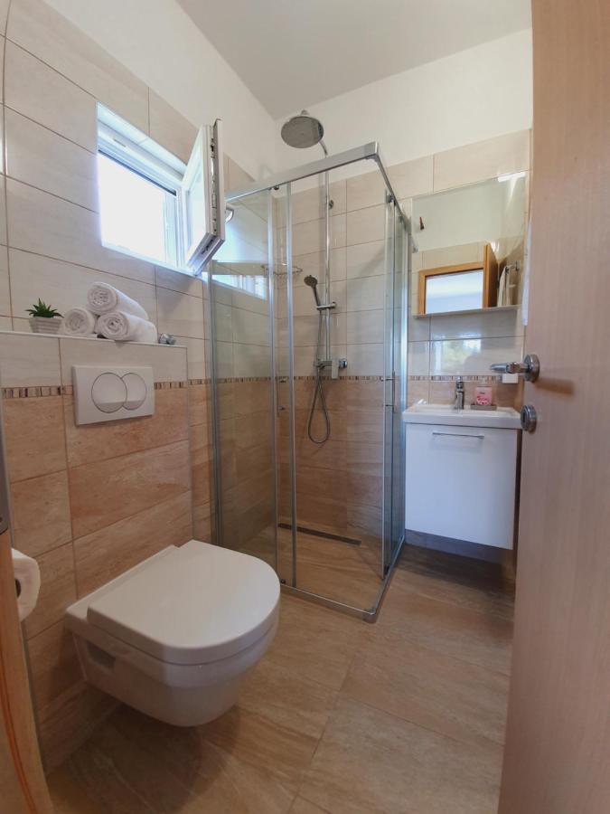 Apartmani Starigrad Paklenica - Danijel Exterior foto
