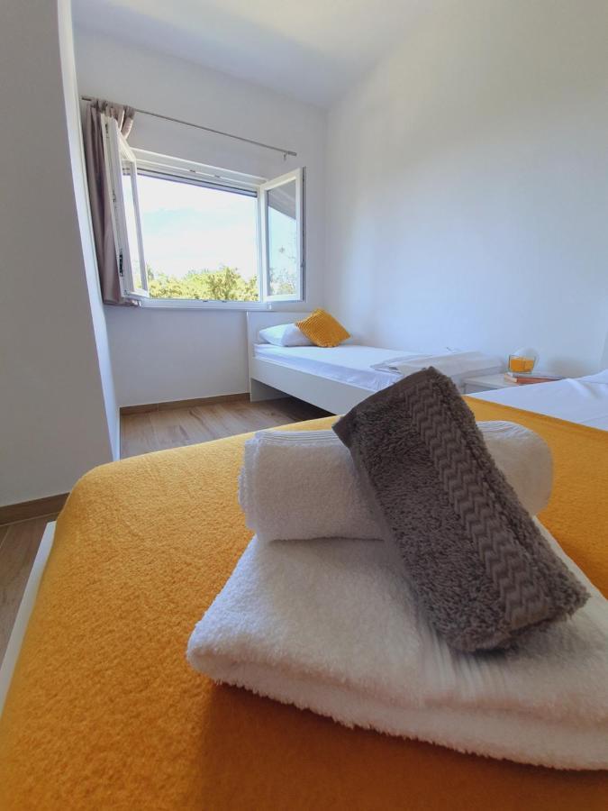 Apartmani Starigrad Paklenica - Danijel Exterior foto