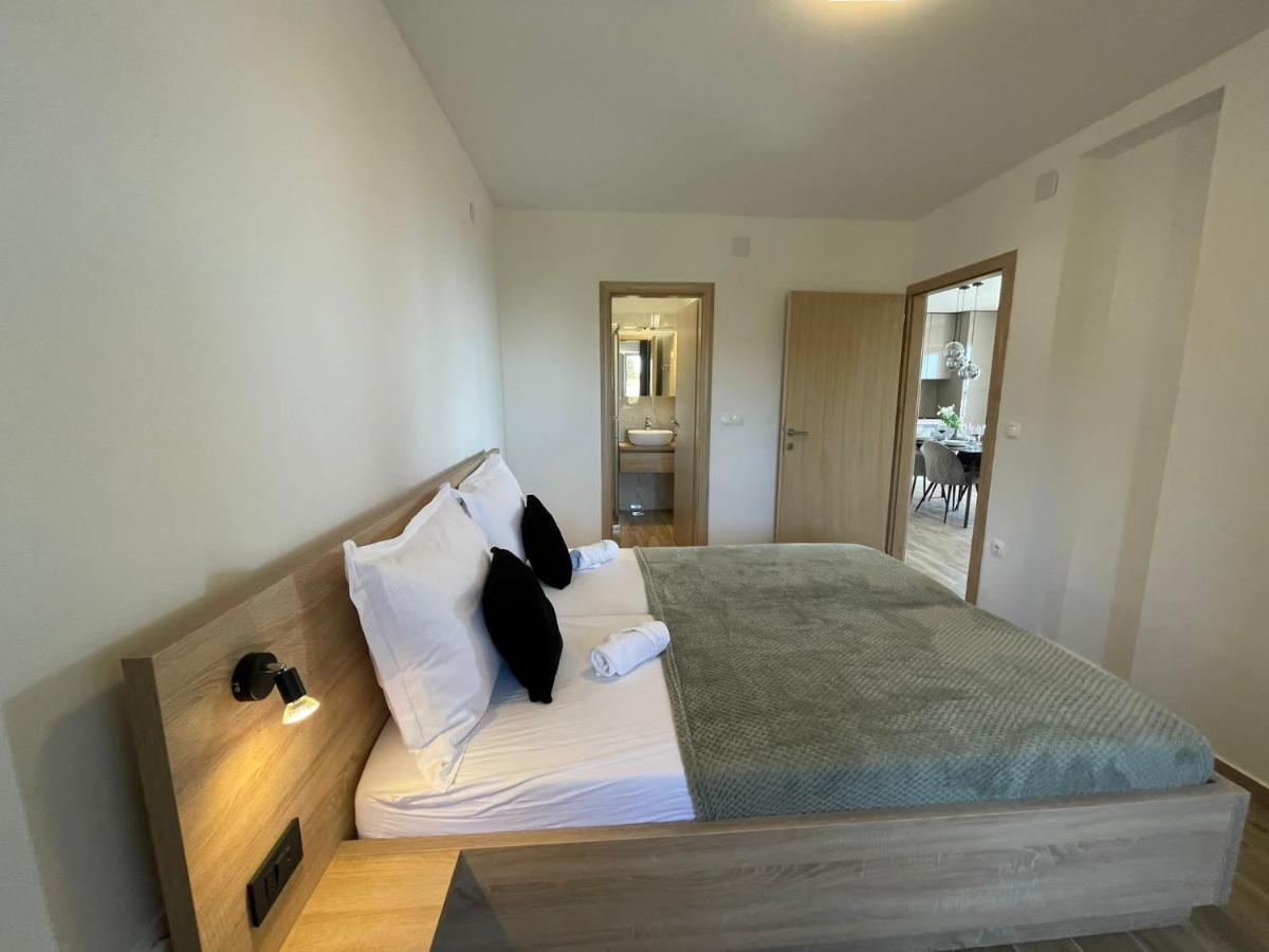 Apartmani Starigrad Paklenica - Danijel Exterior foto