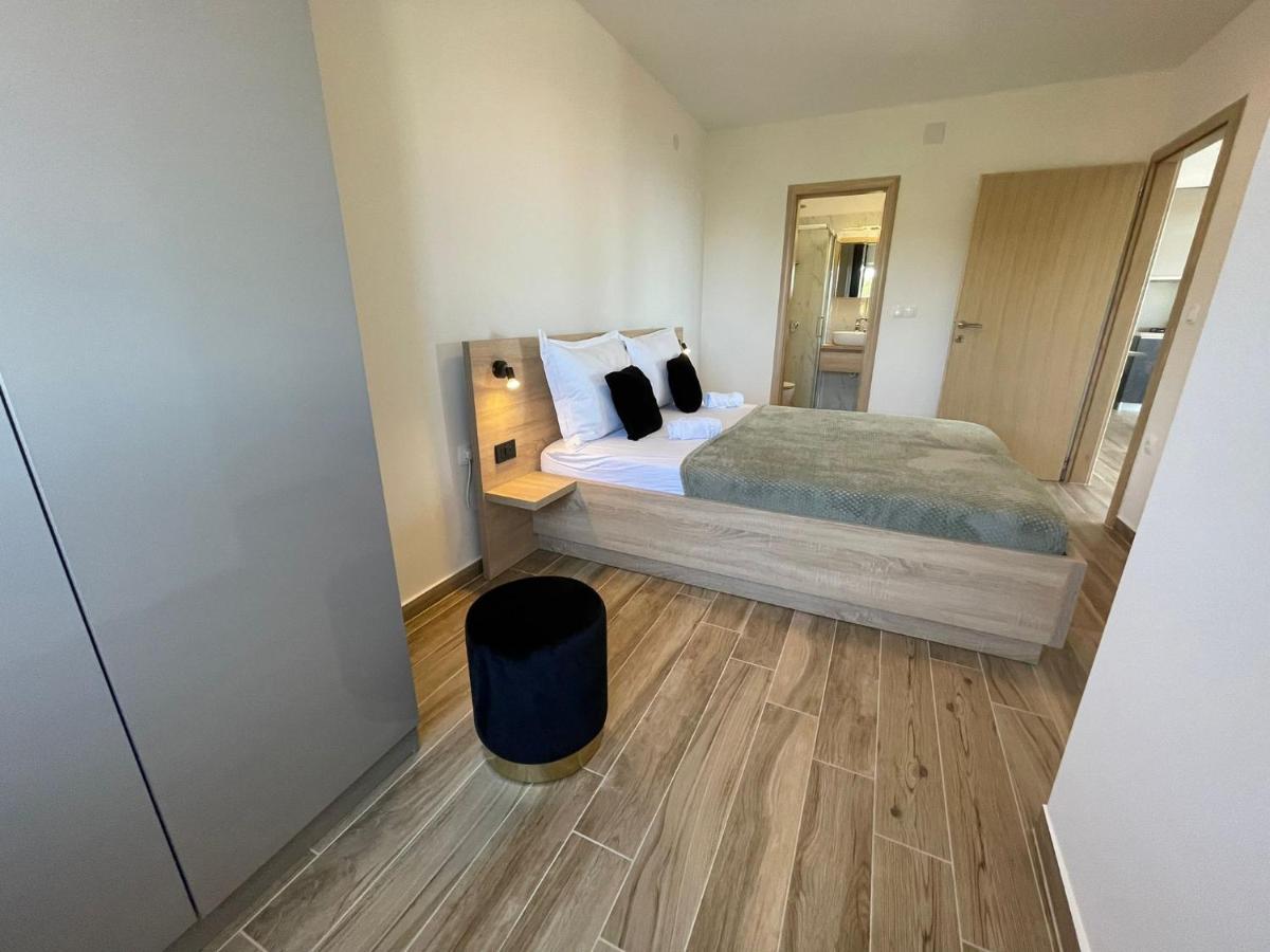 Apartmani Starigrad Paklenica - Danijel Exterior foto