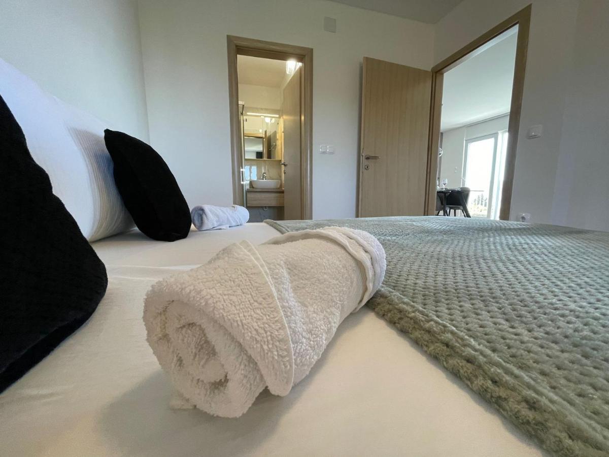 Apartmani Starigrad Paklenica - Danijel Exterior foto