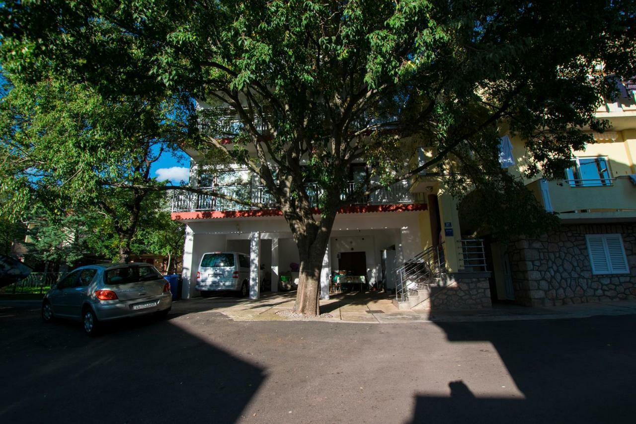 Apartmani Starigrad Paklenica - Danijel Exterior foto