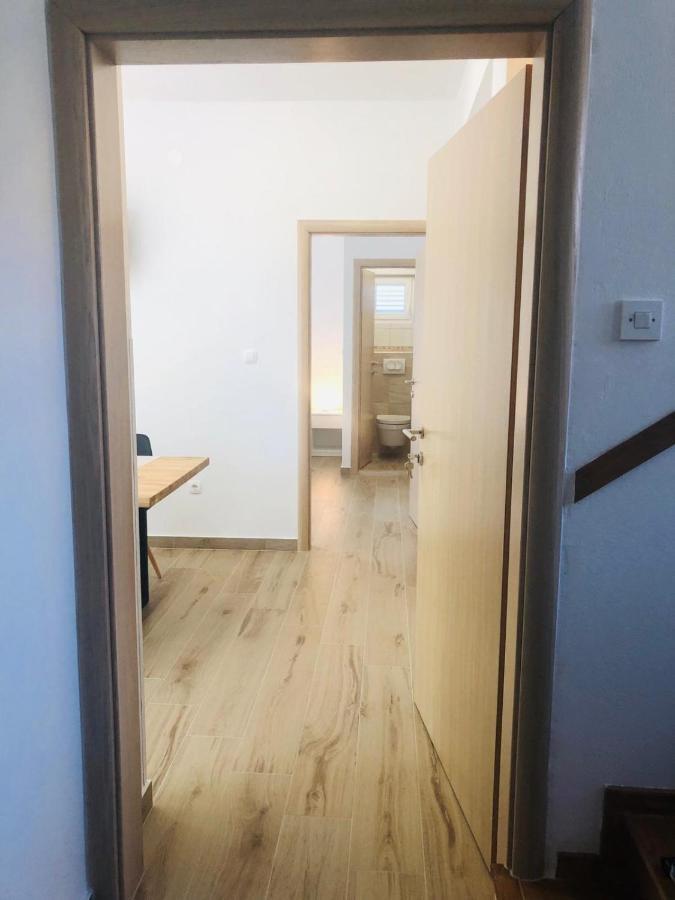 Apartmani Starigrad Paklenica - Danijel Exterior foto